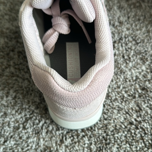 In great condition!!! Wore only a few times. - Picture 2 of 6